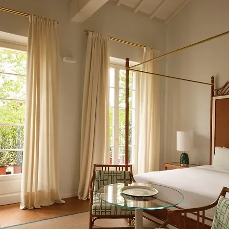 America Hotel 5*